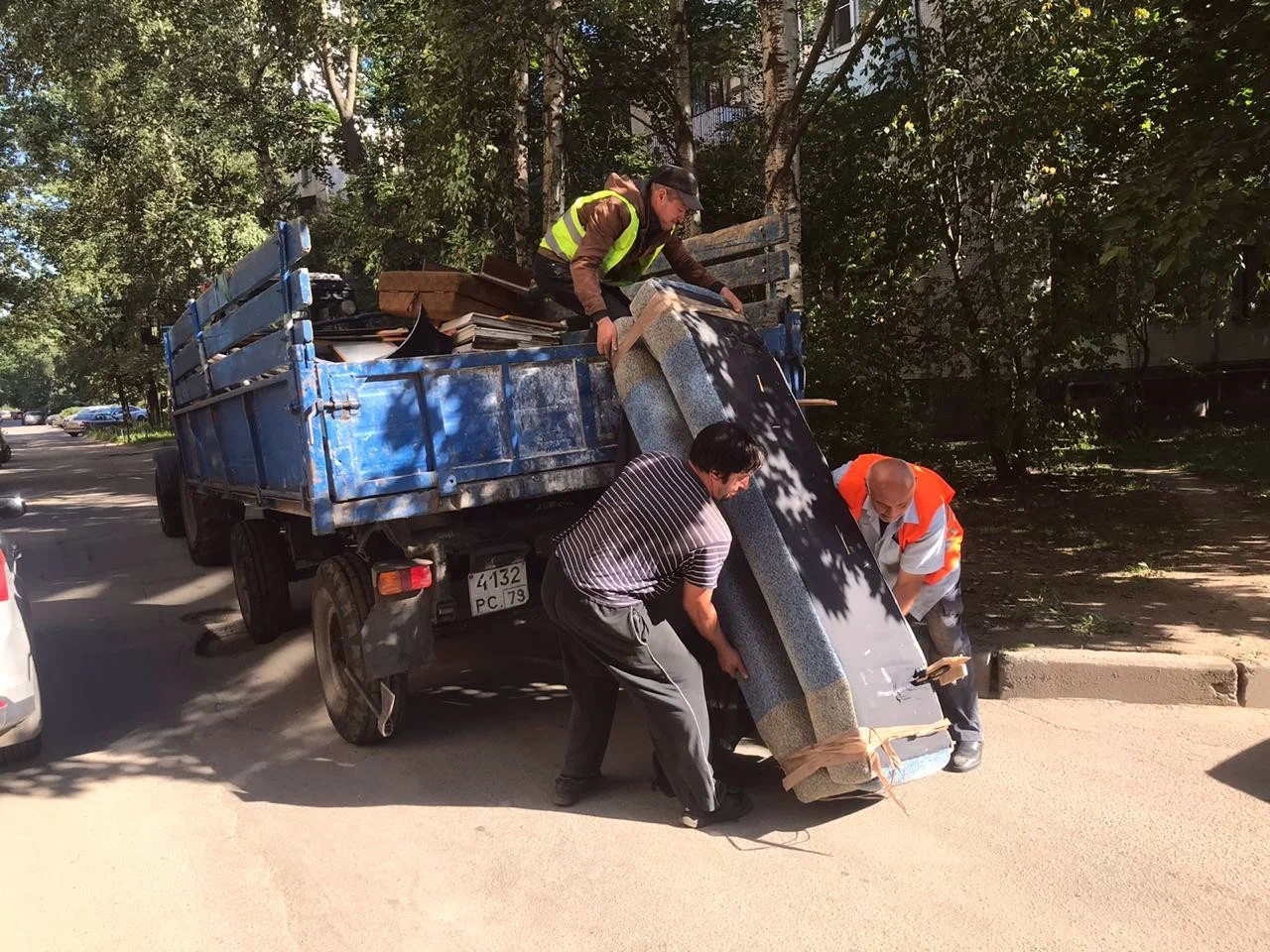 Профессиональный вывоз крупногабаритного мусора в Стрежевом в октябре