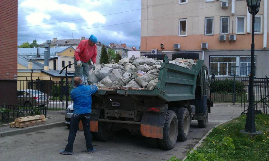 Вывоз строительного мусора в Стрежевом от 1631 руб. – ПроМусор