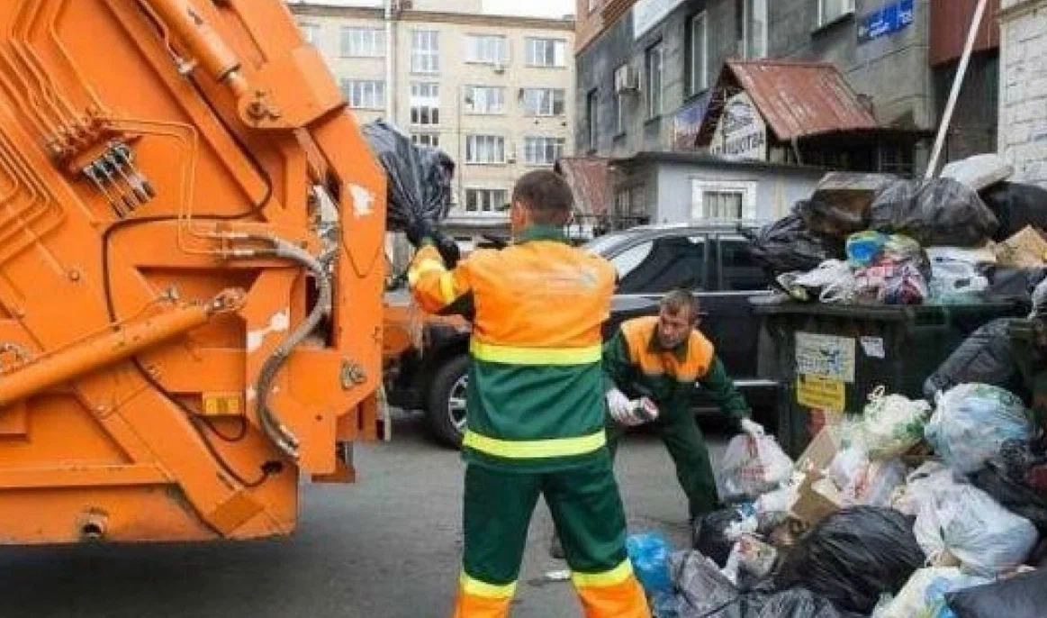 Срочный вывоз мусора в Стрежевом от ПроМусор — заказ день в день от 2906 руб., грузчики, цена