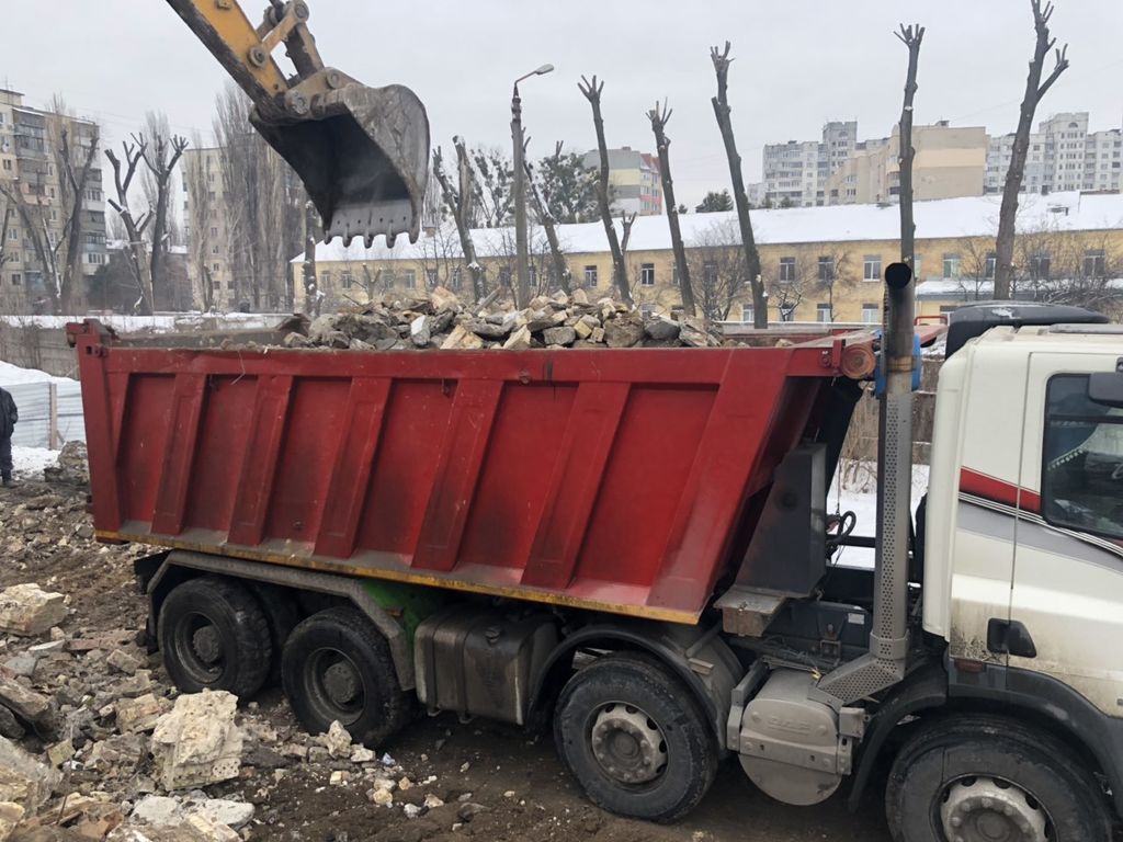Вывоз мусора Камазом в Стрежевом в октябре