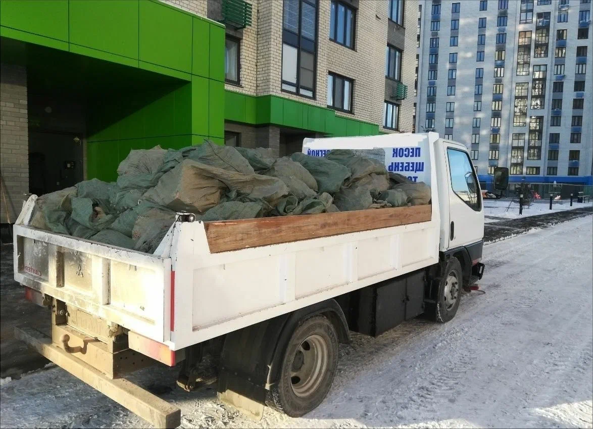 Вывоз мусора грузовым фургоном 3 тонны в Стрежевом — цена от 1376 руб., ПроМусор
