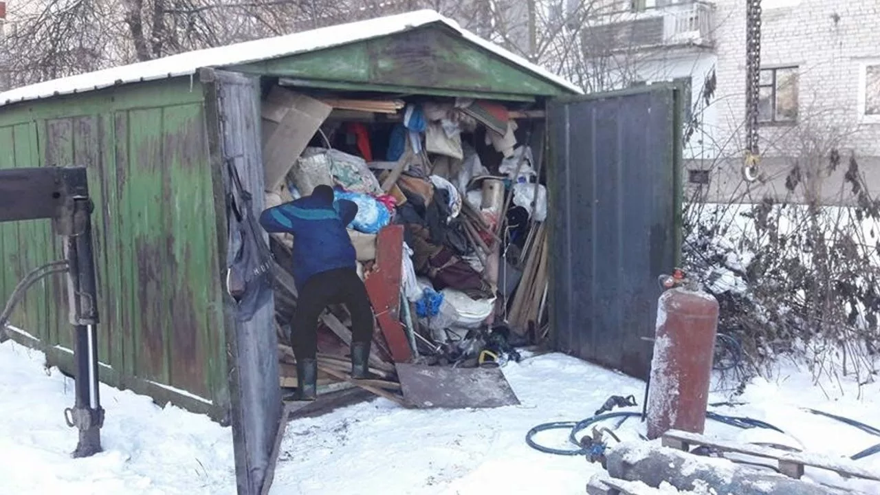 Вывоз мусора из гаража с гарантией чистоты в Стрежевом в октябре